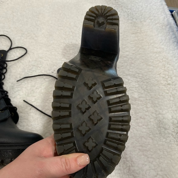 DR MARTENS KENDRA HEELED BOOT Size:8.5 - Picture 6 of 13